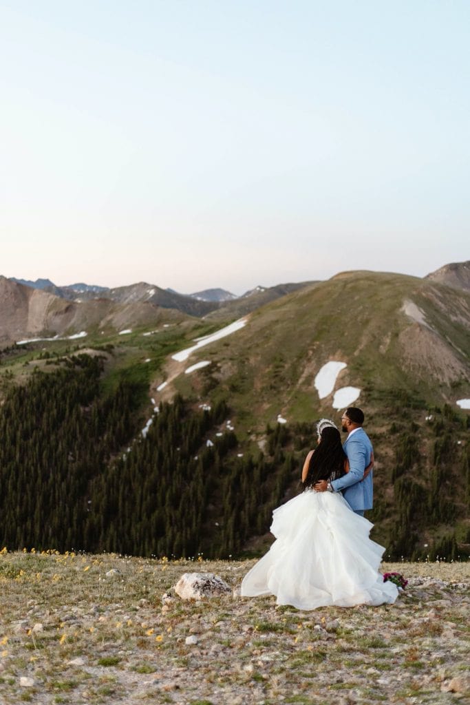 sunrise couples photos before a sunrise Aspen Colorado elopement
