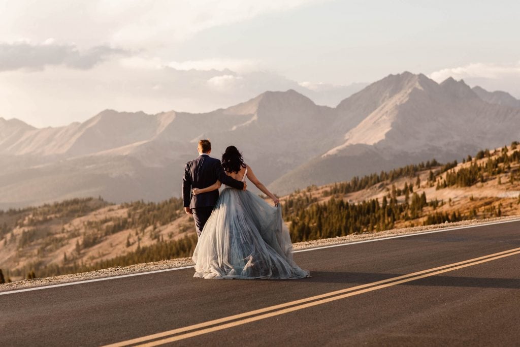 the pros and cons of eloping | couple eloping in the mountains of Buena Vista
